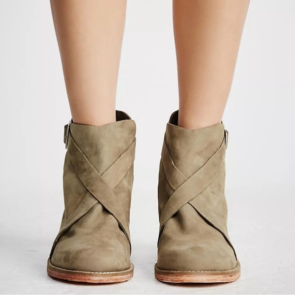 Women’s Free People Las Palmas Ankle Boot - Picture 3 of 11